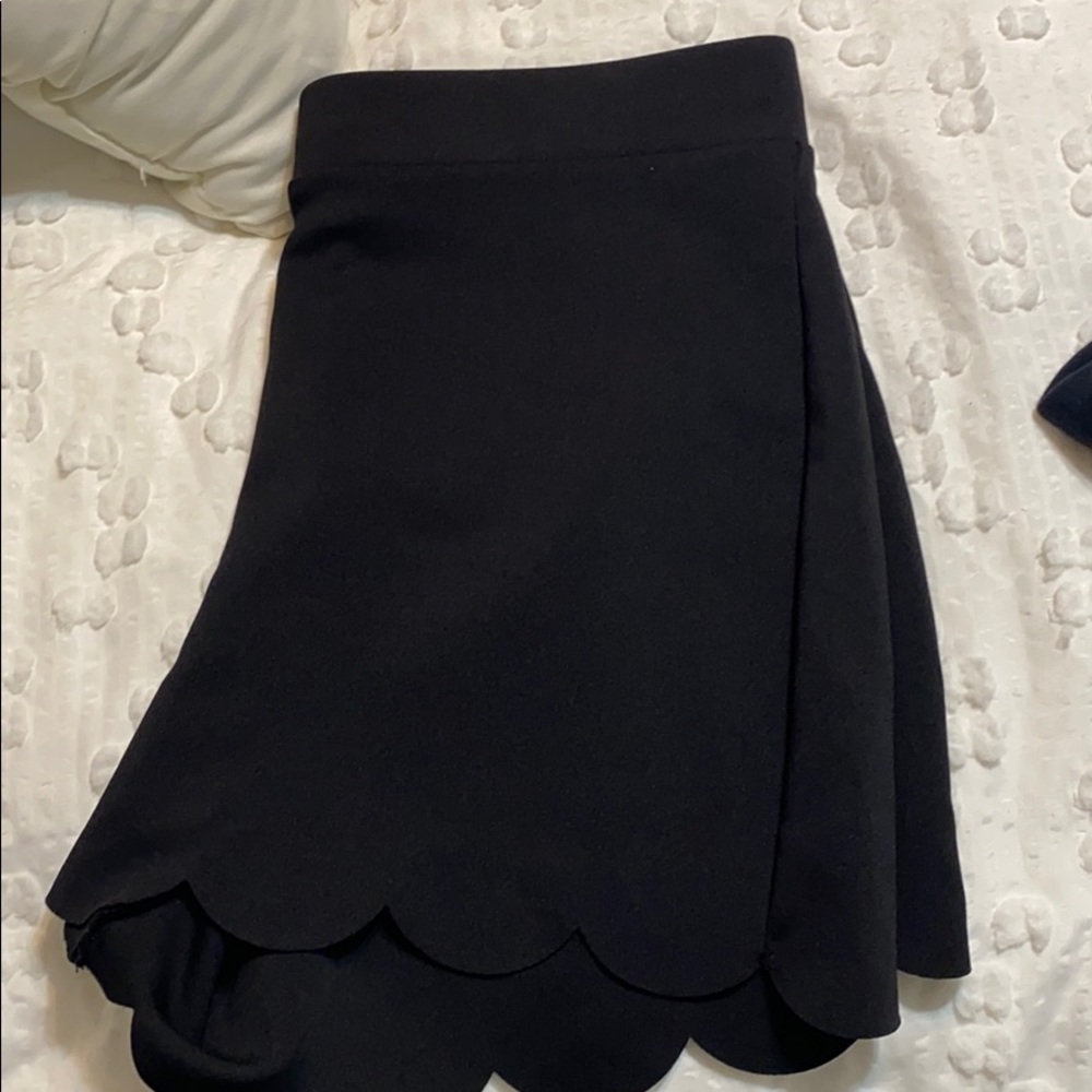 Shorts - Picture 2 of 4